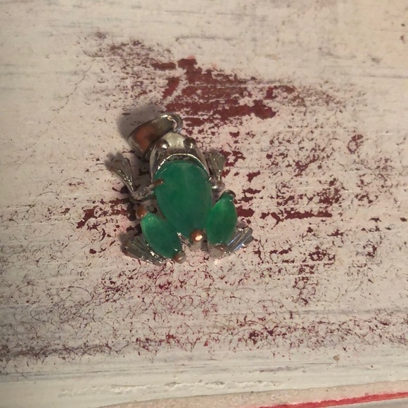 Genuine Jade Frog Pendant - Picture 1 of 9